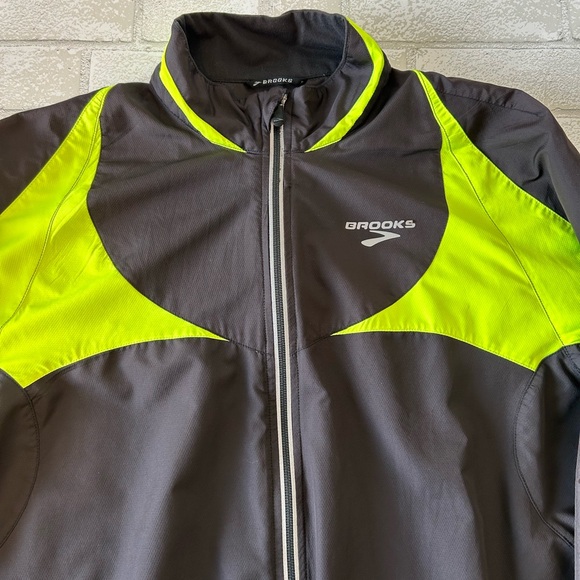 Brooks Windbreaker Jacket - Picture 2 of 5
